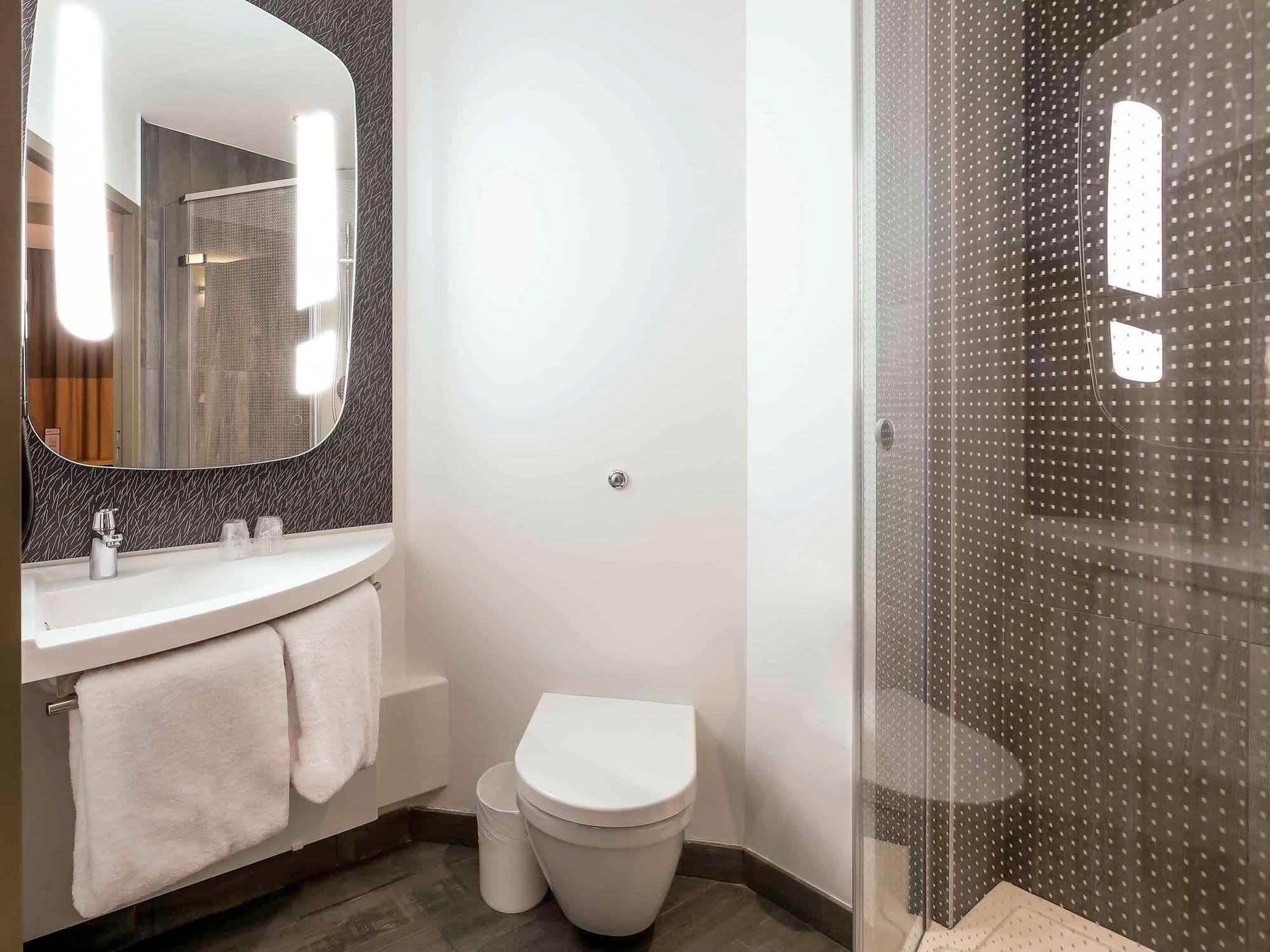 Ibis Niort Est Mendes France Hotel Exterior photo