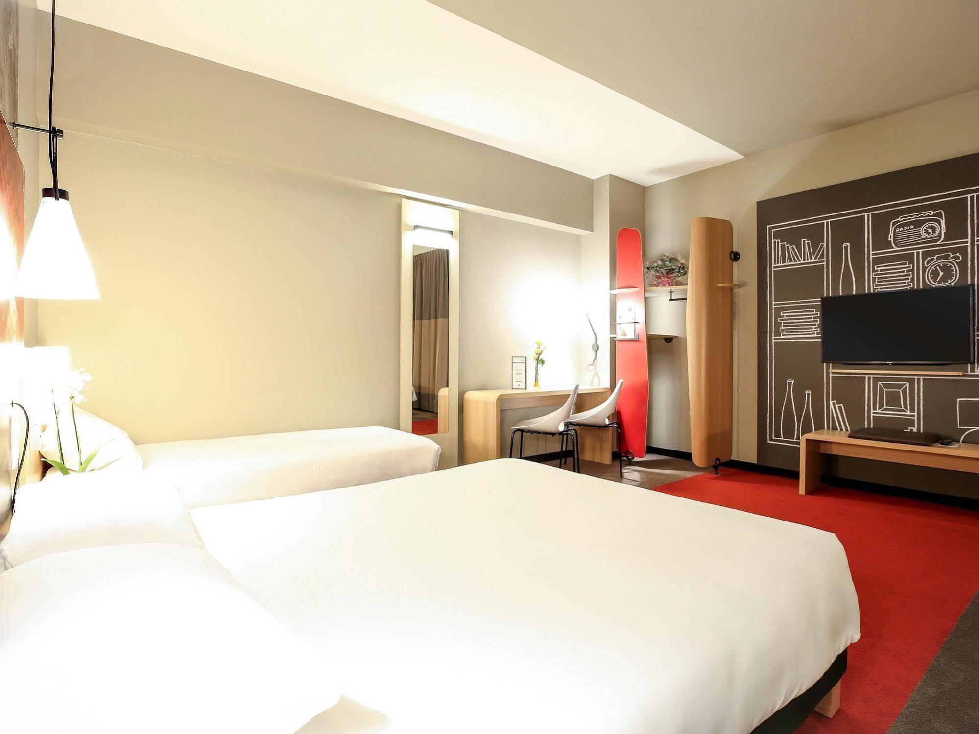 Ibis Niort Est Mendes France Hotel Exterior photo