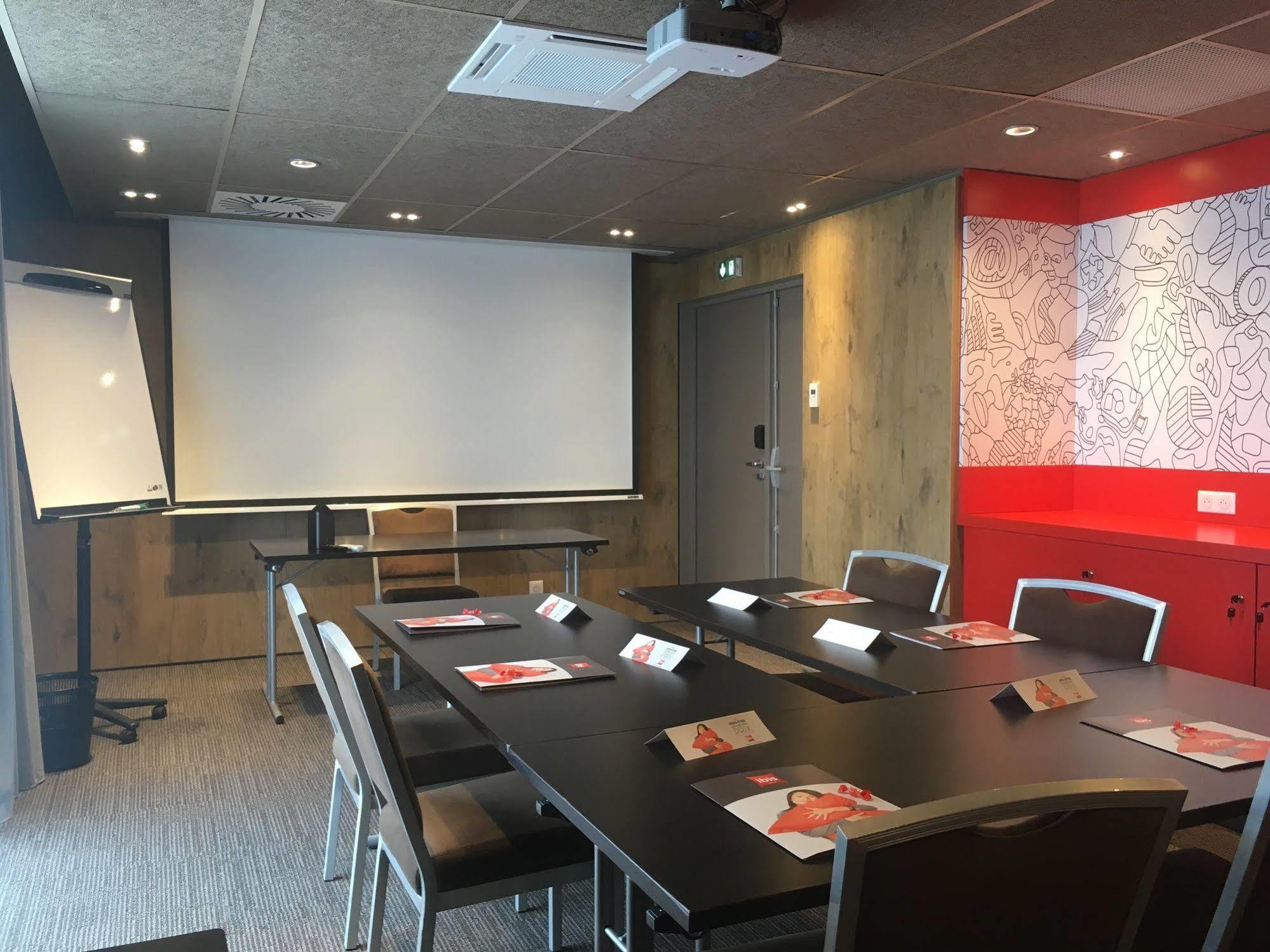 Ibis Niort Est Mendes France Hotel Exterior photo